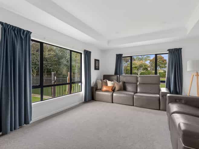 200 The Oaks Drive, Cambridge