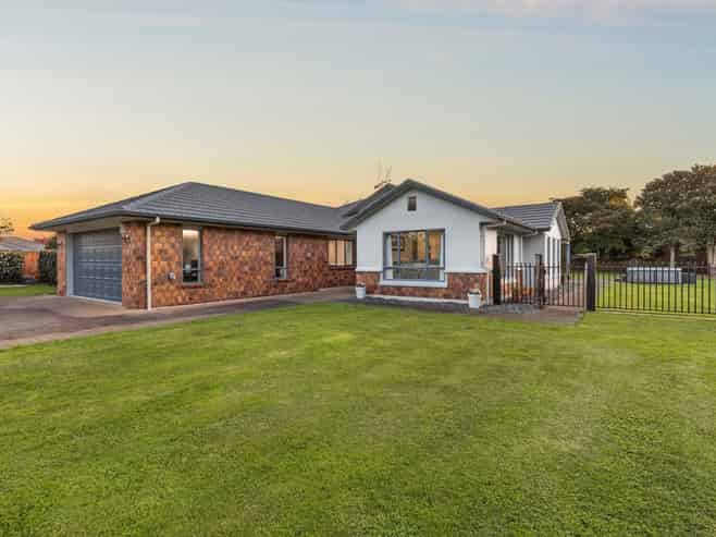 200 The Oaks Drive, Cambridge