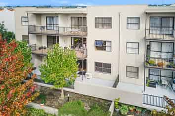 2/124 Stancombe Road, Flat Bush