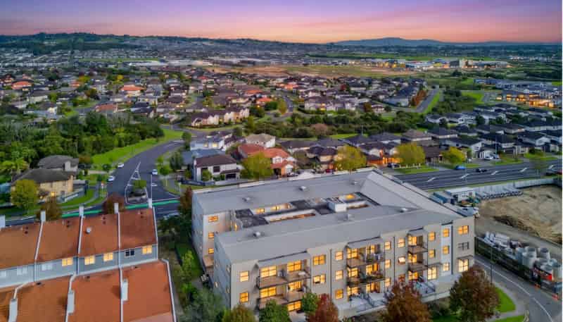 2/124 Stancombe Road, Flat Bush