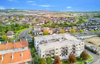 2/124 Stancombe Road, Flat Bush