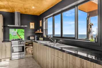 6831f Shwy 6, Charleston