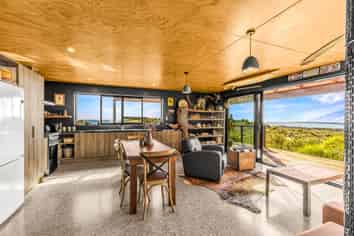 6831f Shwy 6, Charleston