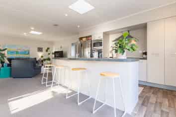 49 Donovan Road, PARAPARAUMU BEACH