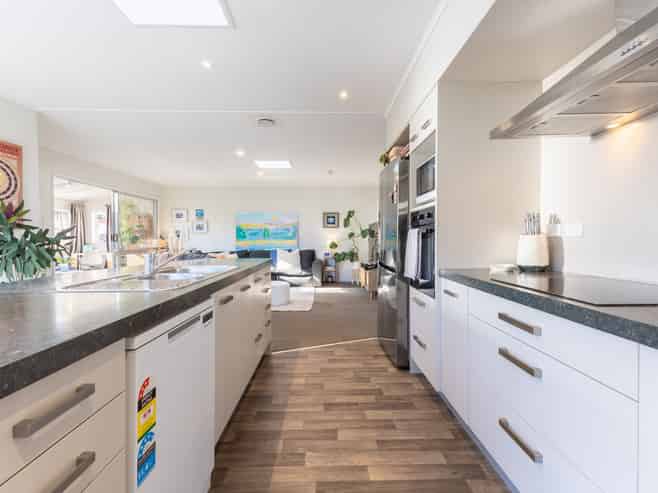 49 Donovan Road, PARAPARAUMU BEACH