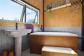 153 Chapman Road, Pukekawa