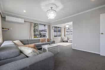 11 Tweed Road, Papakowhai