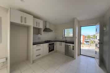 21A Bangla Place, Massey