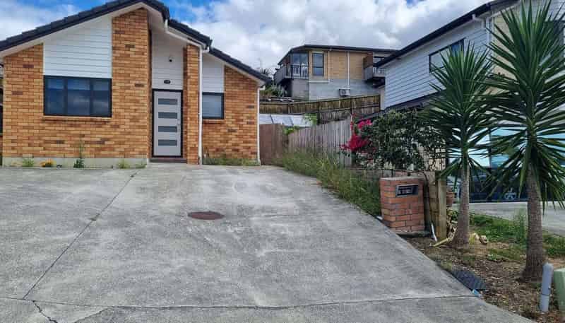 21A Bangla Place, Massey