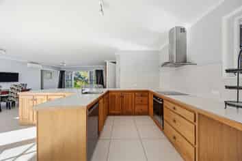 36 Longview Rd, Poraiti