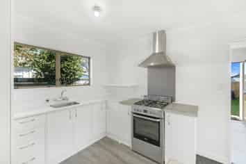 2/302a The Ridgeway, Stoke