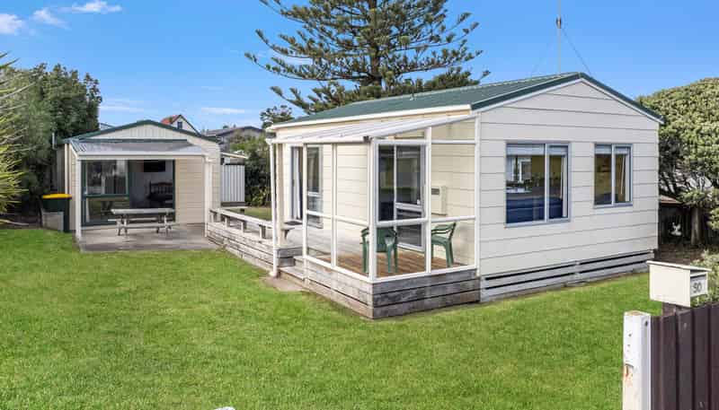 50 Park Avenue Waitarere, Levin