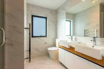 2/155 Te Atatu Road, Te Atatu South