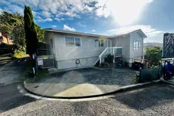 92 Thurleigh Grove, Karori