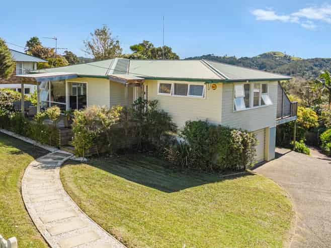 31 Hillcrest Road, Hatfields Beach