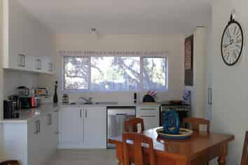 9/762 Beach Rd, Browns Bay