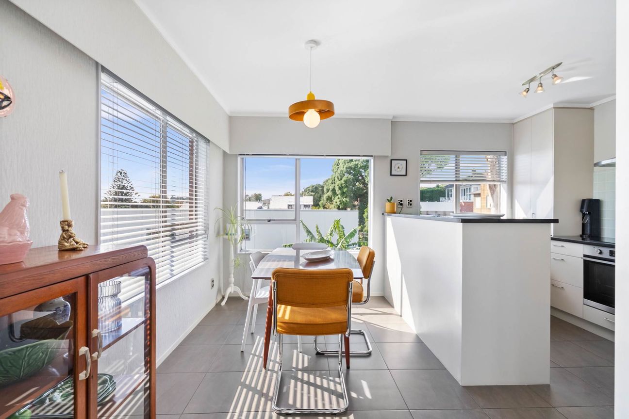 Large 180 Sqm Unit With Views - Vista 6