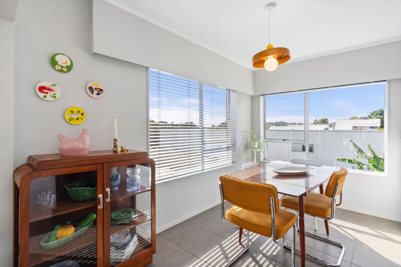 Large 180 Sqm Unit With Views - Más