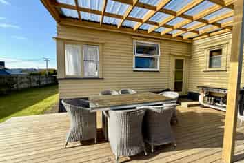 55 Wainui Rd, Raglan