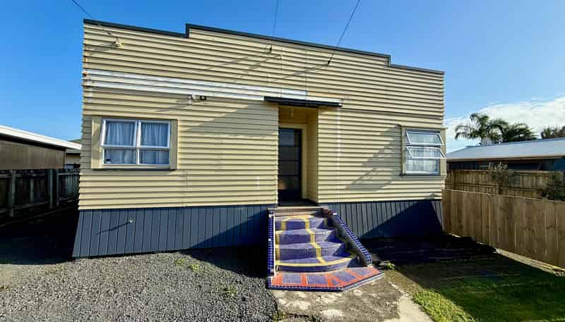 55 Wainui Rd, Raglan