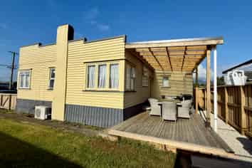 55 Wainui Rd, Raglan