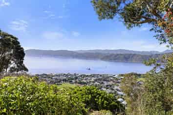 15 Lyons Crescent, Strathmore Park