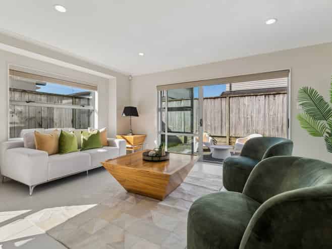 6  Lorenzo Way, Flat Bush