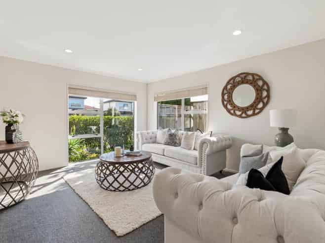 6  Lorenzo Way, Flat Bush