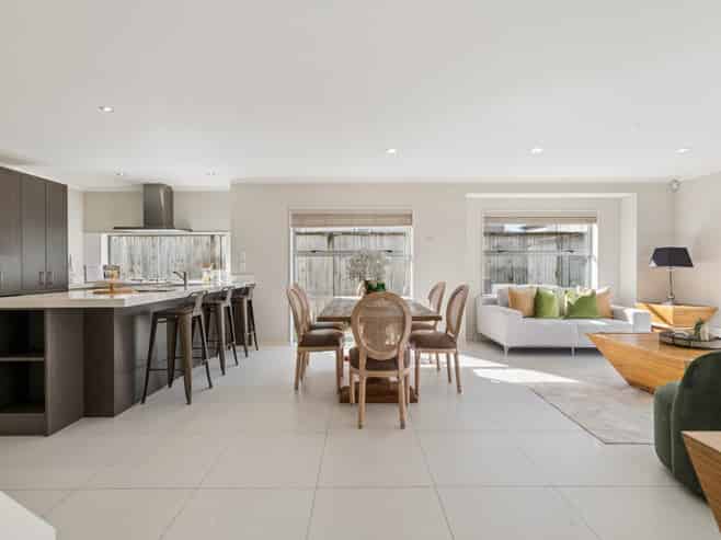 6  Lorenzo Way, Flat Bush