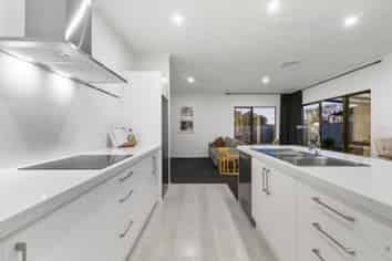 7 Kotare Drive, Coastlands