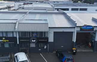 Functional Warehouse Unit with Office