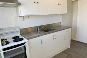 2/85 Clyde Street, Hamilton East