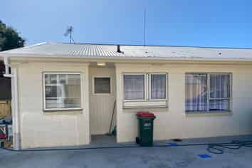 2/85 Clyde Street, Hamilton East