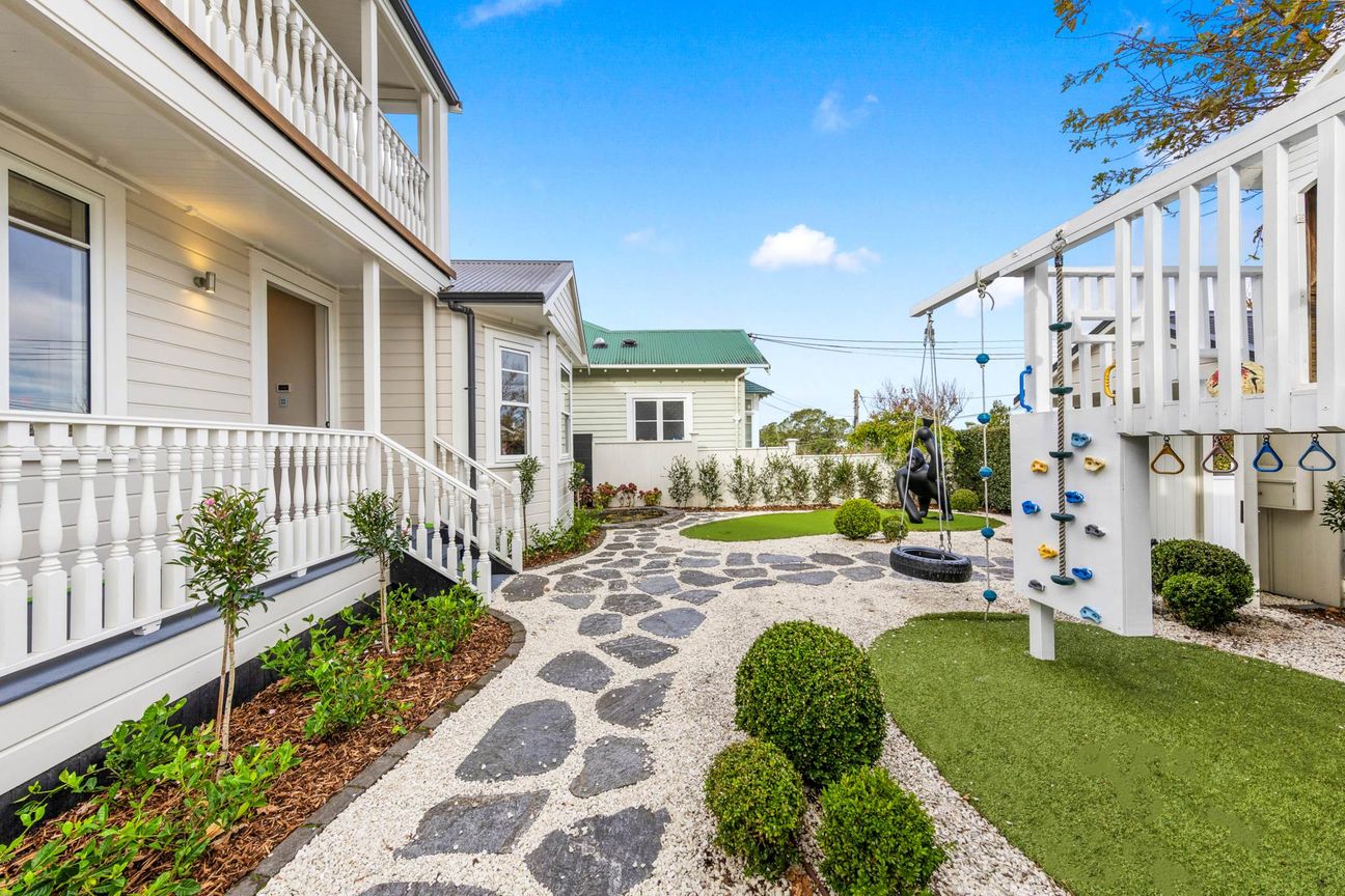 Modern Classic Villa with Granny Flat - Vista 5