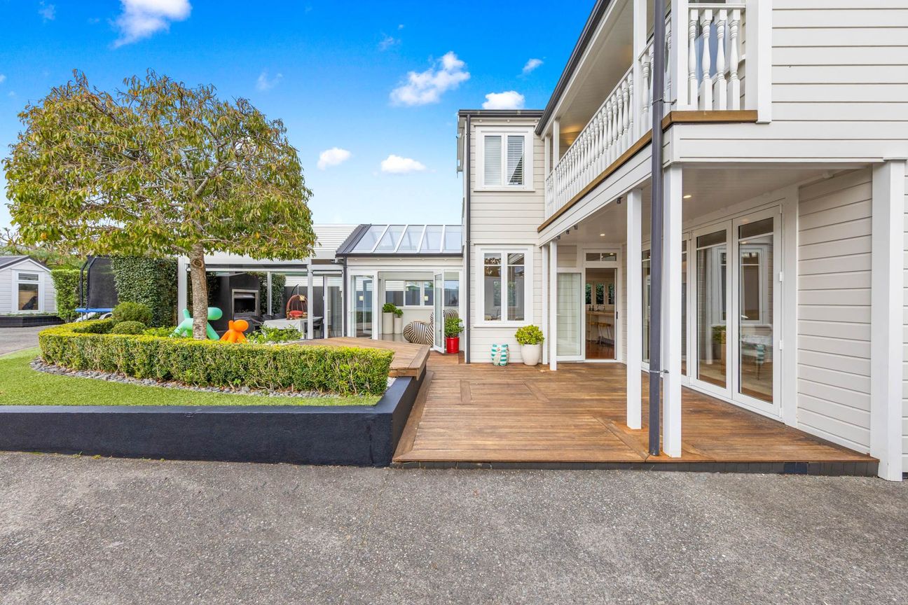 Modern Classic Villa with Granny Flat - Vista 3