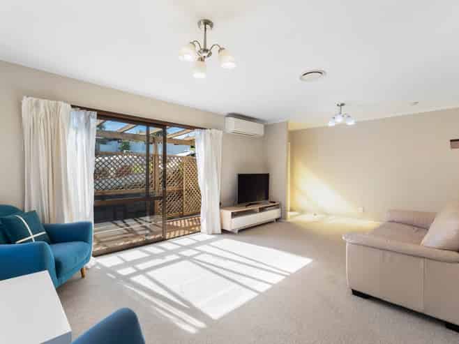 988 Beach Road, Torbay