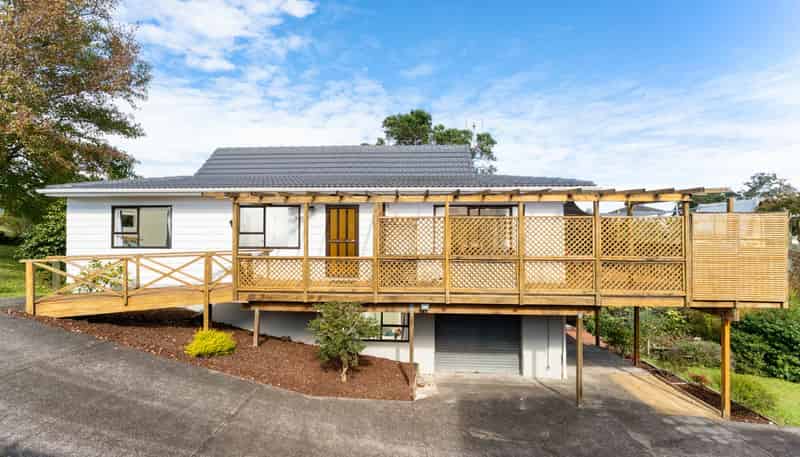 988 Beach Road, Torbay