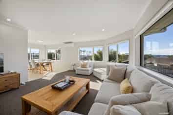 16 Anchorite Way, Red Beach