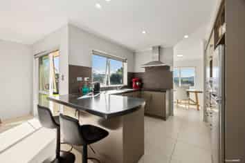 16 Anchorite Way, Red Beach
