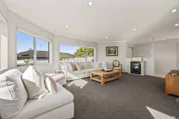 16 Anchorite Way, Red Beach