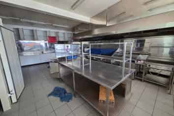 Full Kitchen In Clouston Park Road