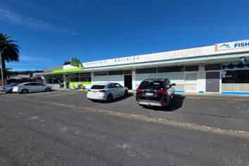 Full Kitchen In Clouston Park Road