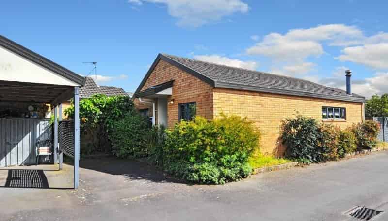 202f Massey Road, Mangere East
