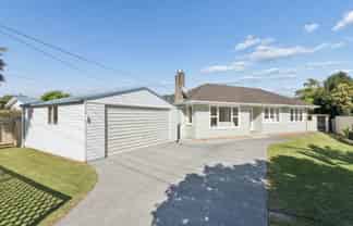 109 Vodanovich Road, Te Atatu South