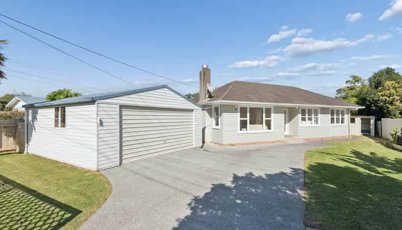 109 Vodanovich Road, Te Atatu South