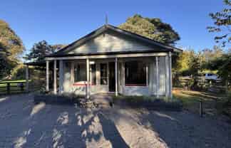 42 Riverbank Road, Okoia