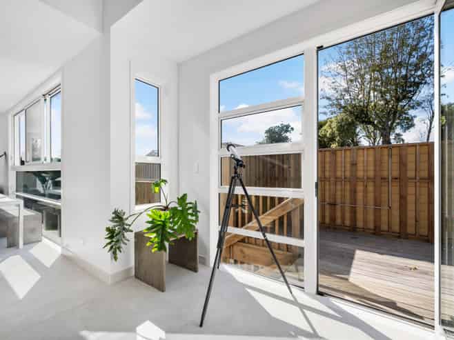 87C Verbena Road, Birkdale