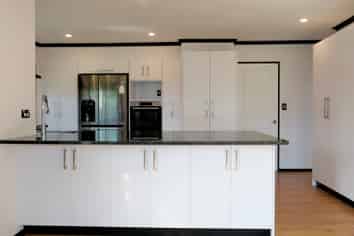 27 College Dr, Paraparaumu