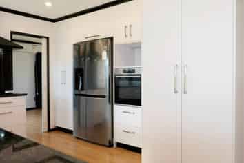 27 College Dr, Paraparaumu