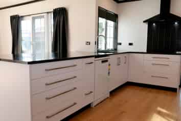 27 College Dr, Paraparaumu